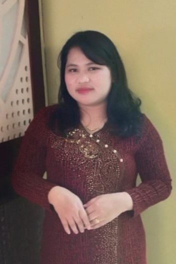 Superi Yanthi Lombu S.I.Kom.